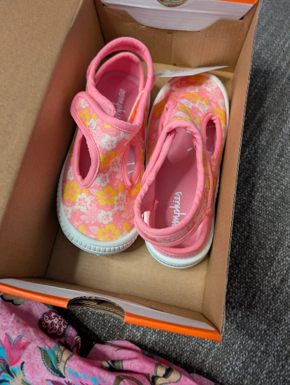 Oomphies New In‎ Box Youth Girls Splash Sandal Pink Size 11Y